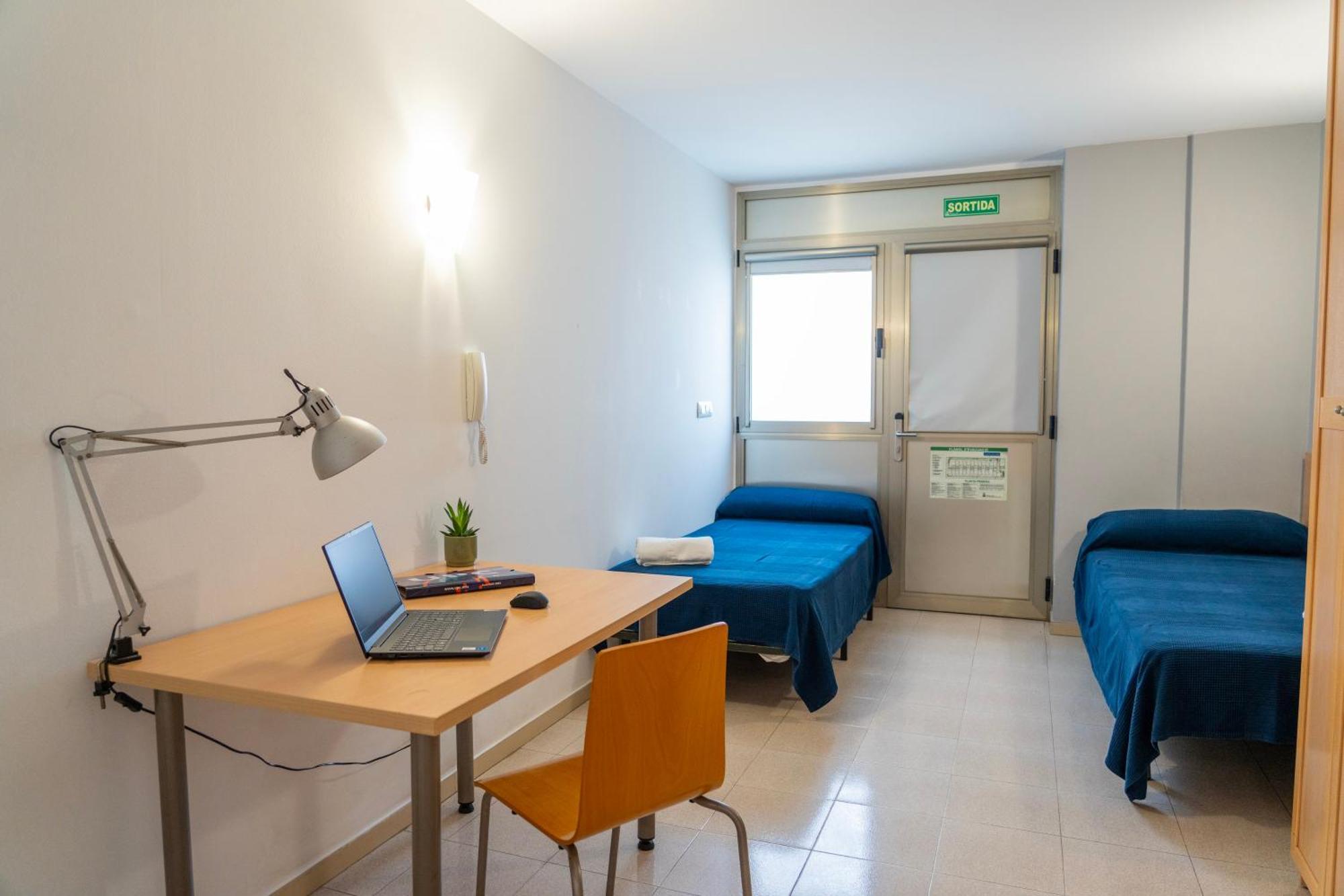 Apartaments Turistics Residencia Vila Nova Vilanova i la Geltrú Esterno foto