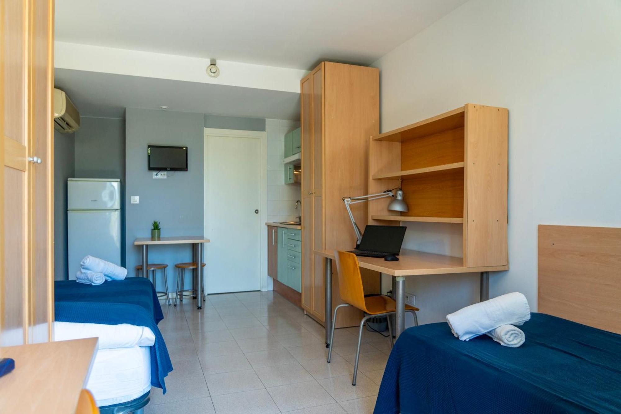 Apartaments Turistics Residencia Vila Nova Vilanova i la Geltrú Esterno foto